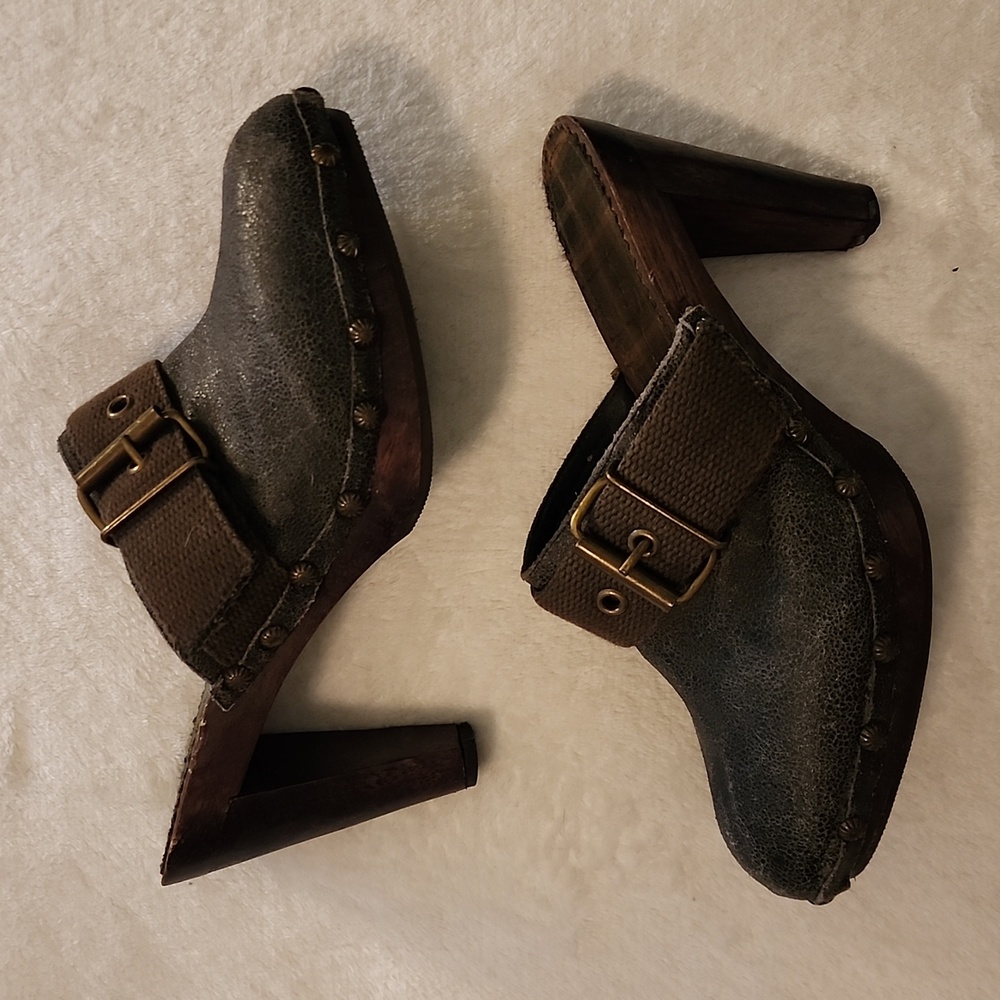 Joey O Leather Clogs, Size 7.5